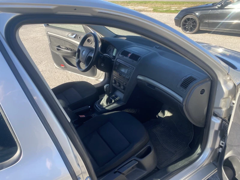 Skoda Octavia 2.0tdi, снимка 11 - Автомобили и джипове - 52431312