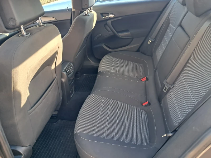Opel Insignia 2.0cdti 131kc, снимка 12 - Автомобили и джипове - 52627614