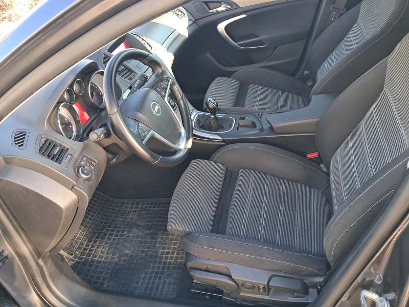 Opel Insignia 2.0cdti 131kc, снимка 10 - Автомобили и джипове - 52627614