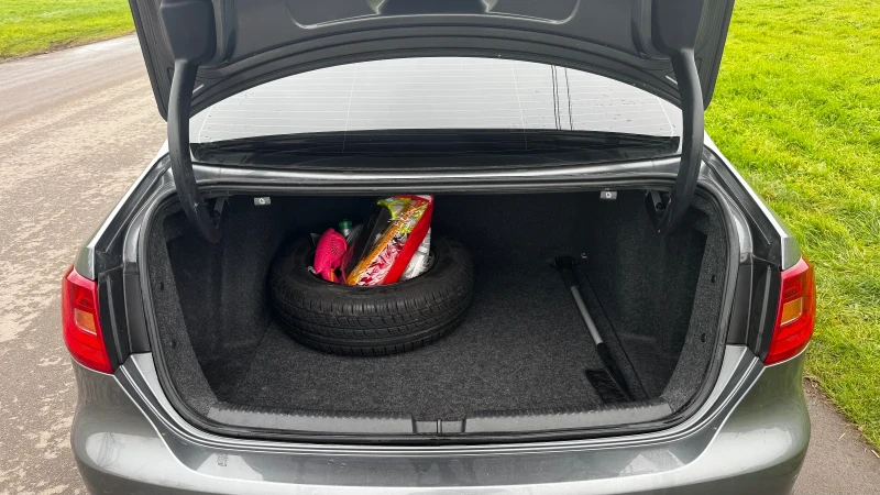 VW Jetta MK6, снимка 11 - Автомобили и джипове - 52907286