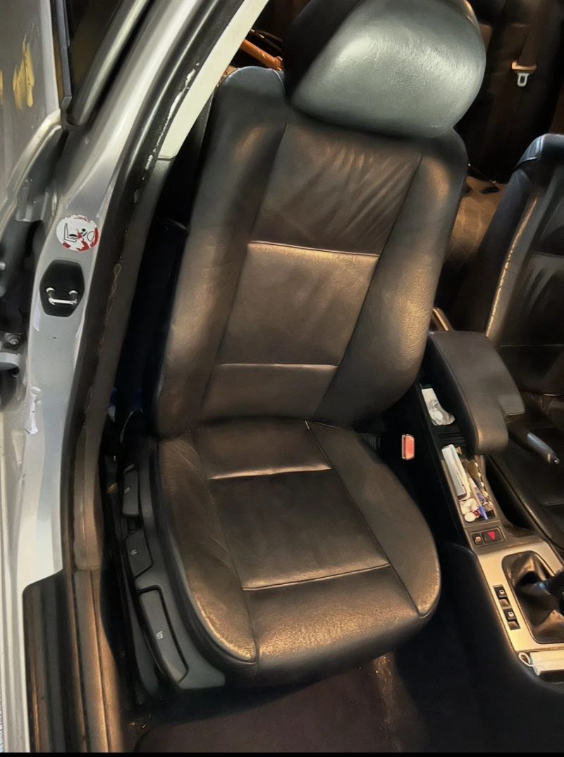 BMW 320 -Кожен Салон+ 6-скорости-100% Автентична ! ! !, снимка 9 - Автомобили и джипове - 53330308