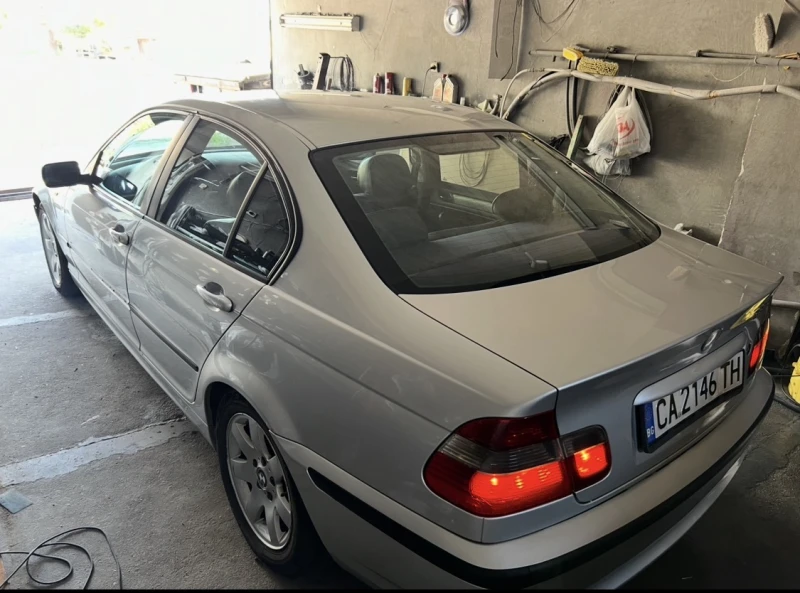 BMW 320 -Кожен Салон+ 6-скорости-100% Автентична ! ! !, снимка 5 - Автомобили и джипове - 53330308