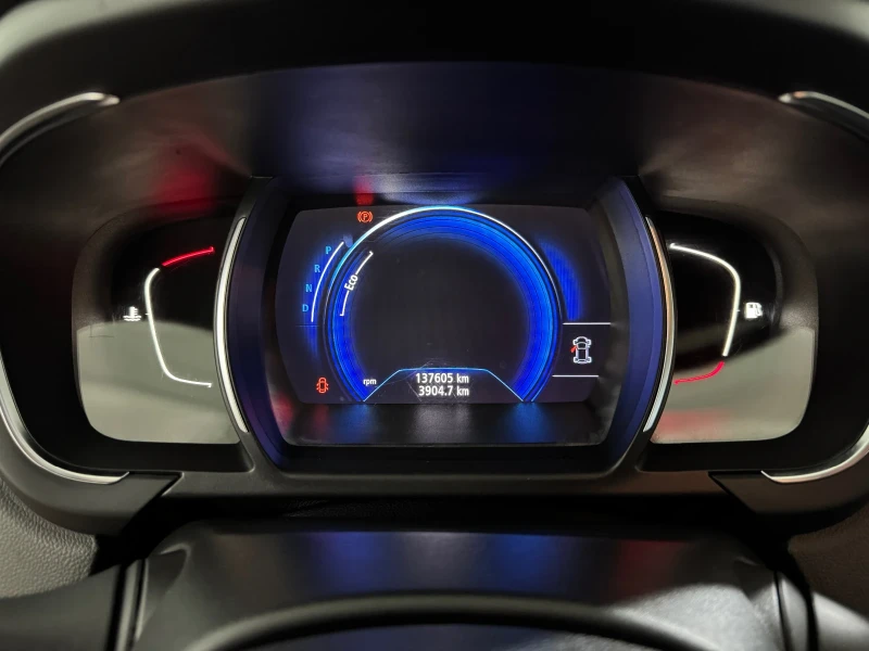 Renault Scenic 1.5 DCI - ENERGY BOSE - Auto/ Keyless/ 137.000 km!, снимка 12 - Автомобили и джипове - 53525811