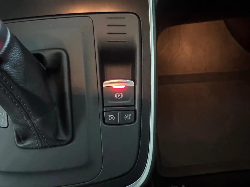 Renault Scenic 1.5 DCI - ENERGY BOSE - Auto/ Keyless/ 137.000 km!, снимка 14 - Автомобили и джипове - 53525811