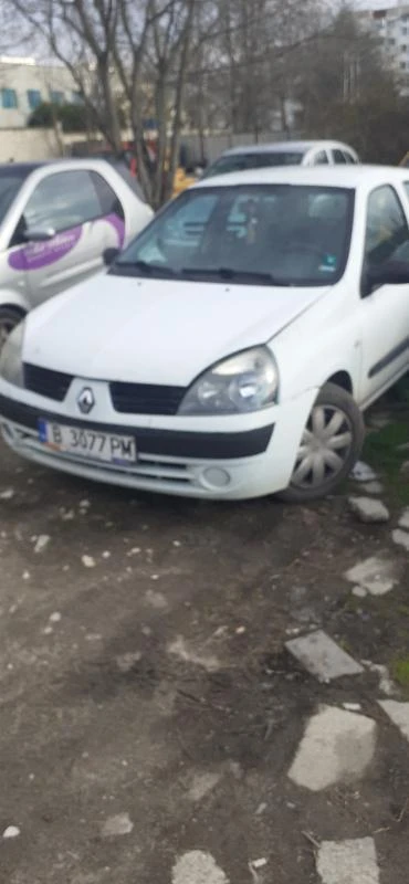 Renault Clio, снимка 1 - Автомобили и джипове - 49527538