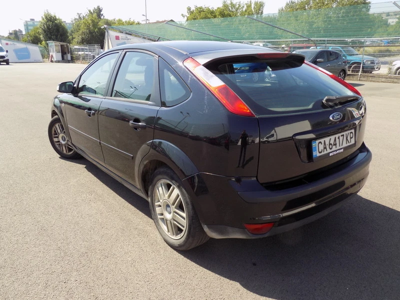 Ford Focus 1.6i, снимка 5 - Автомобили и джипове - 46593252