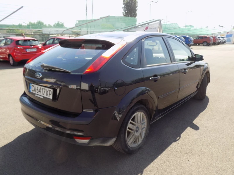 Ford Focus 1.6i, снимка 7 - Автомобили и джипове - 46593252