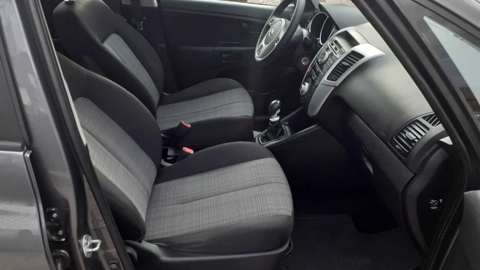Kia Venga 1.4I | Mobile.bg — изображение 11