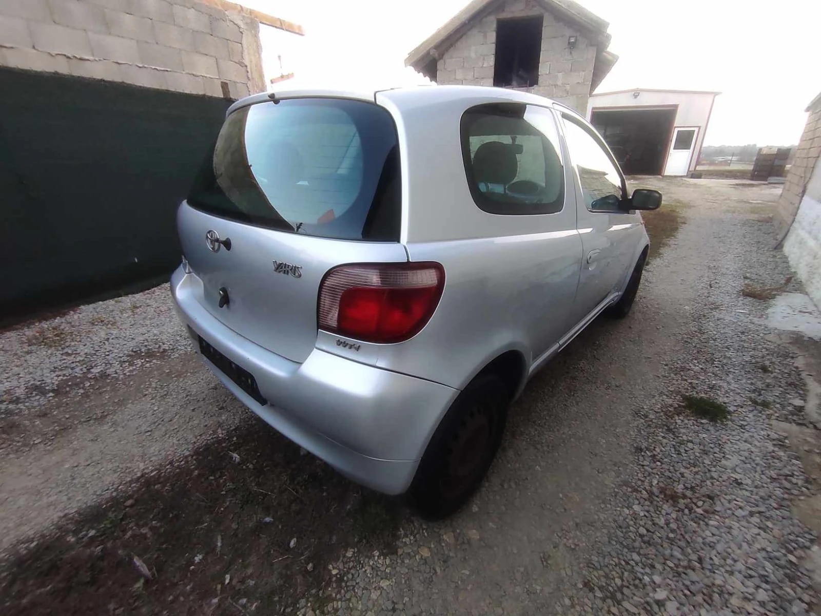 Toyota Yaris  - изображение 2