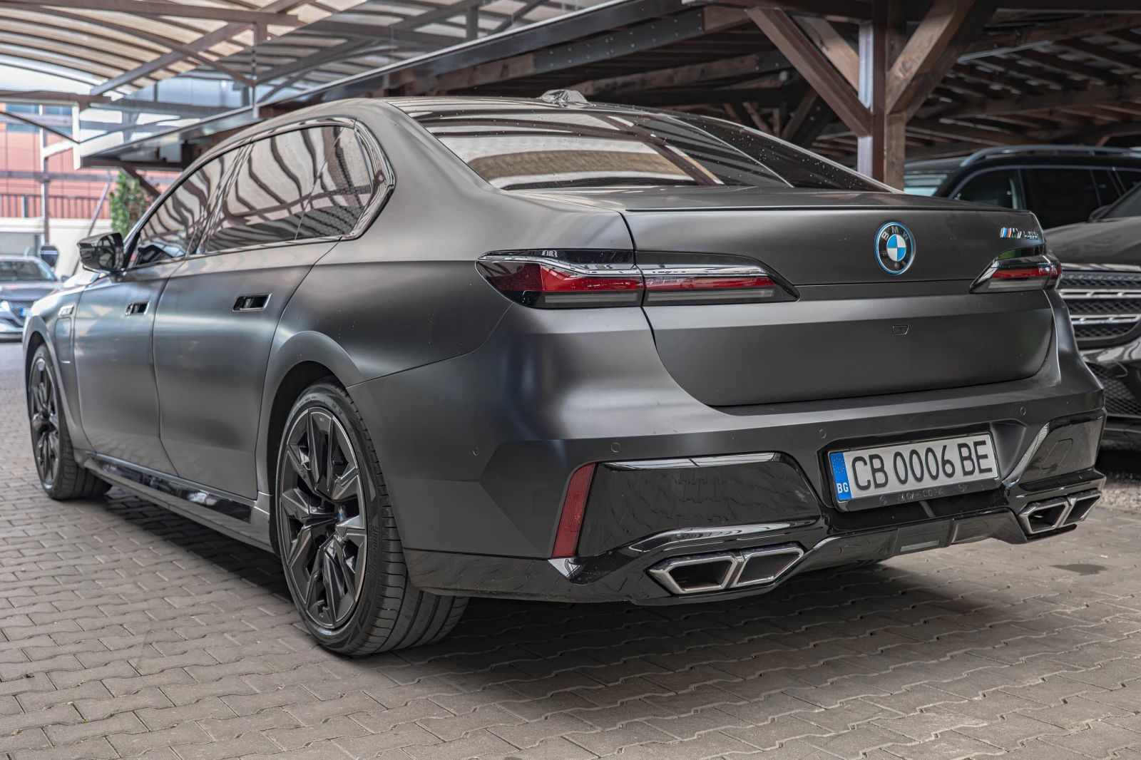 BMW 760 e/Swarovski/Bowers/Theater Screen/Carbon/Камера360 - изображение 3