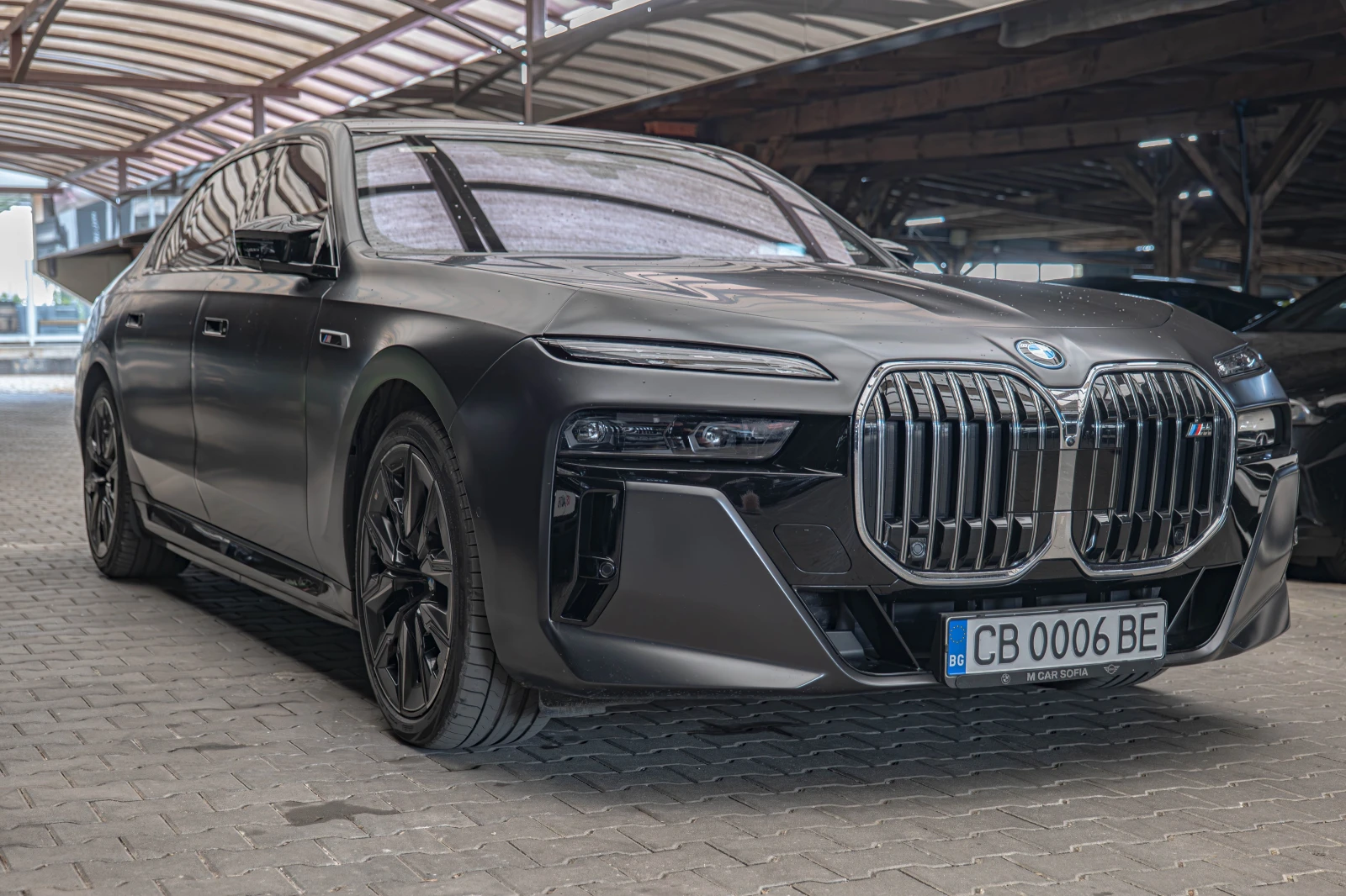 BMW 760 e/Swarovski/Bowers/Theater Screen/Carbon/Камера360 - изображение 2
