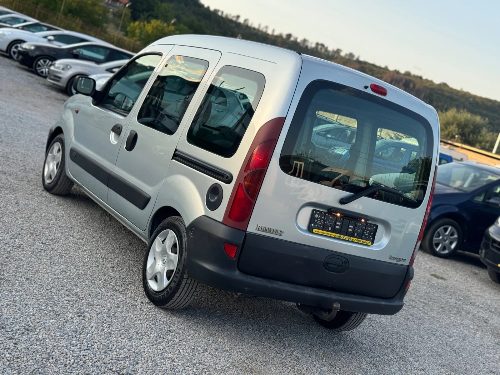 Renault Kangoo 1.6i 95кс КЛИМАТИК 4-врати - изображение 4