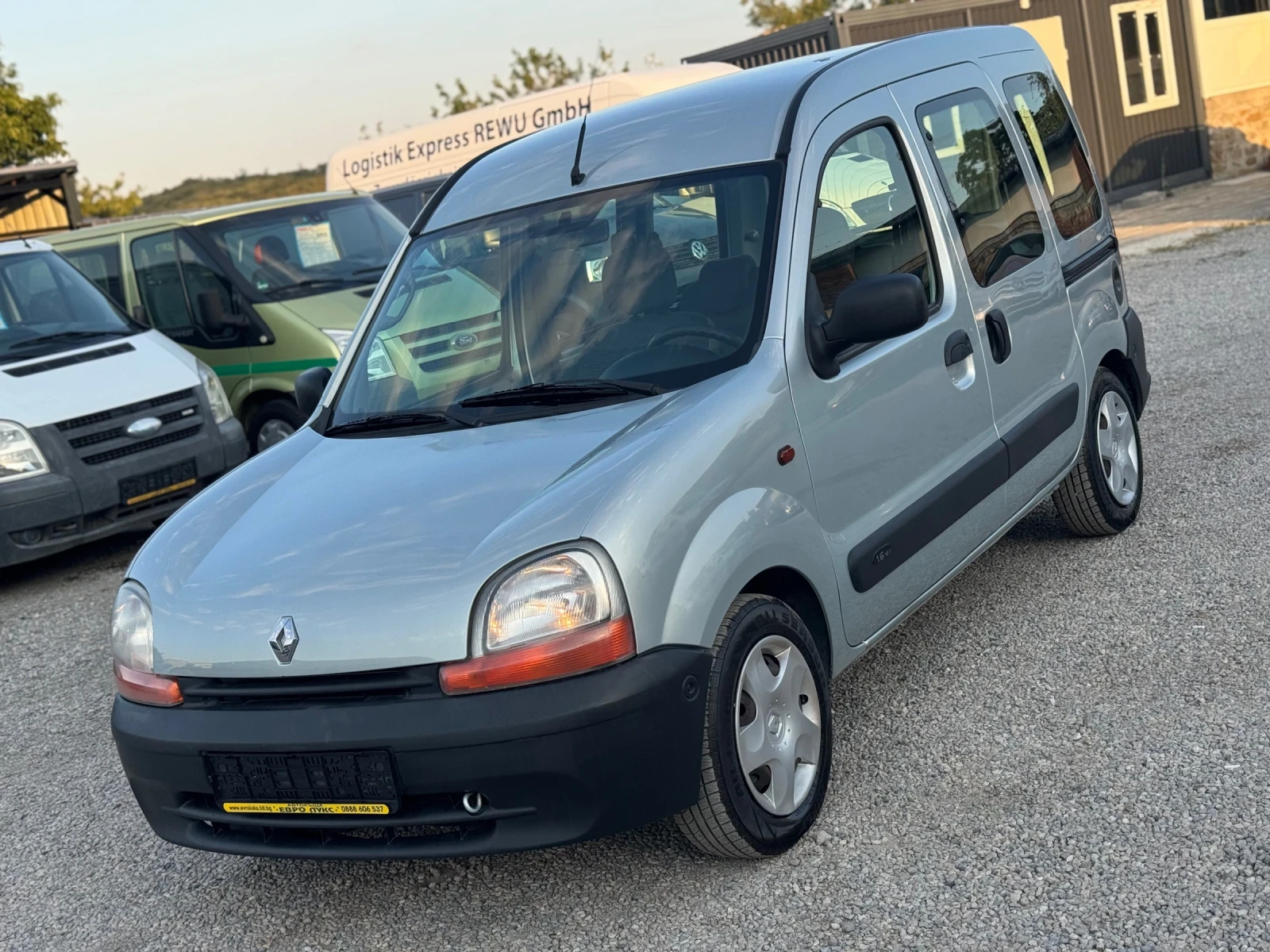 Renault Kangoo 1.6i 95кс КЛИМАТИК 4-врати - изображение 3