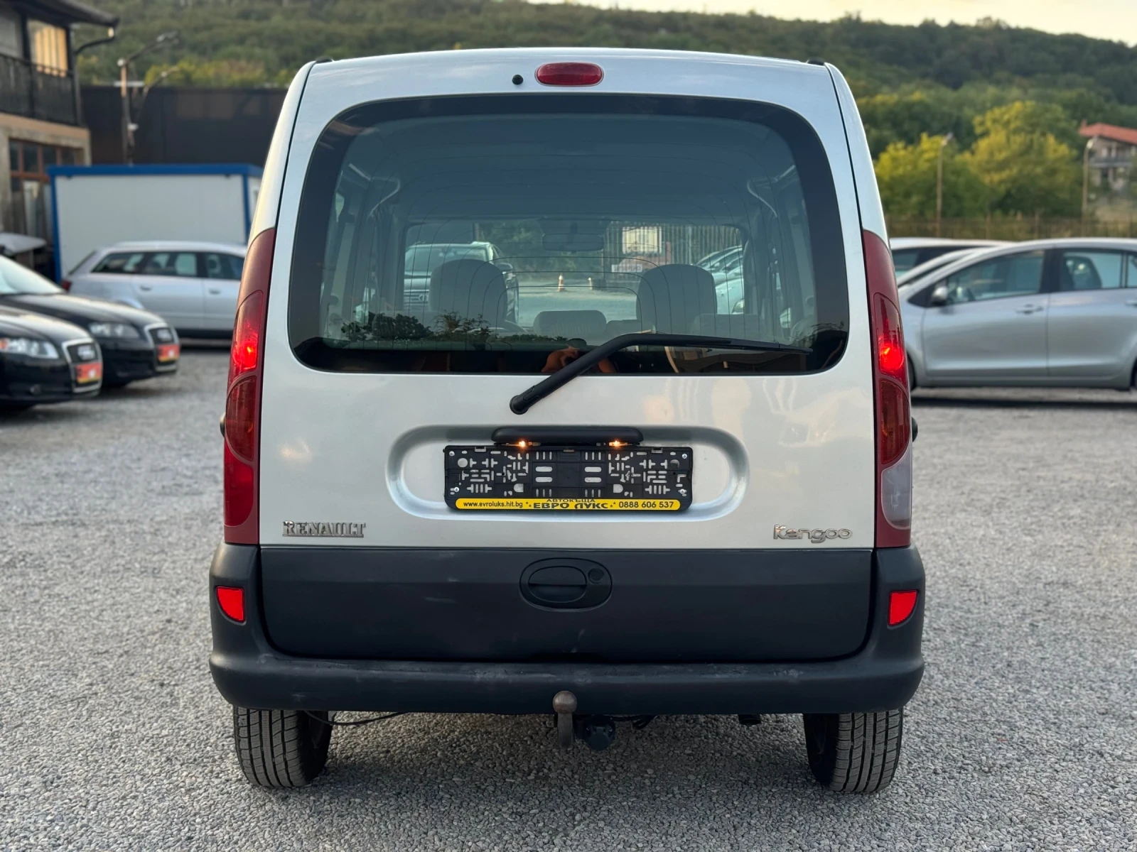 Renault Kangoo 1.6i 95кс КЛИМАТИК 4-врати - изображение 5