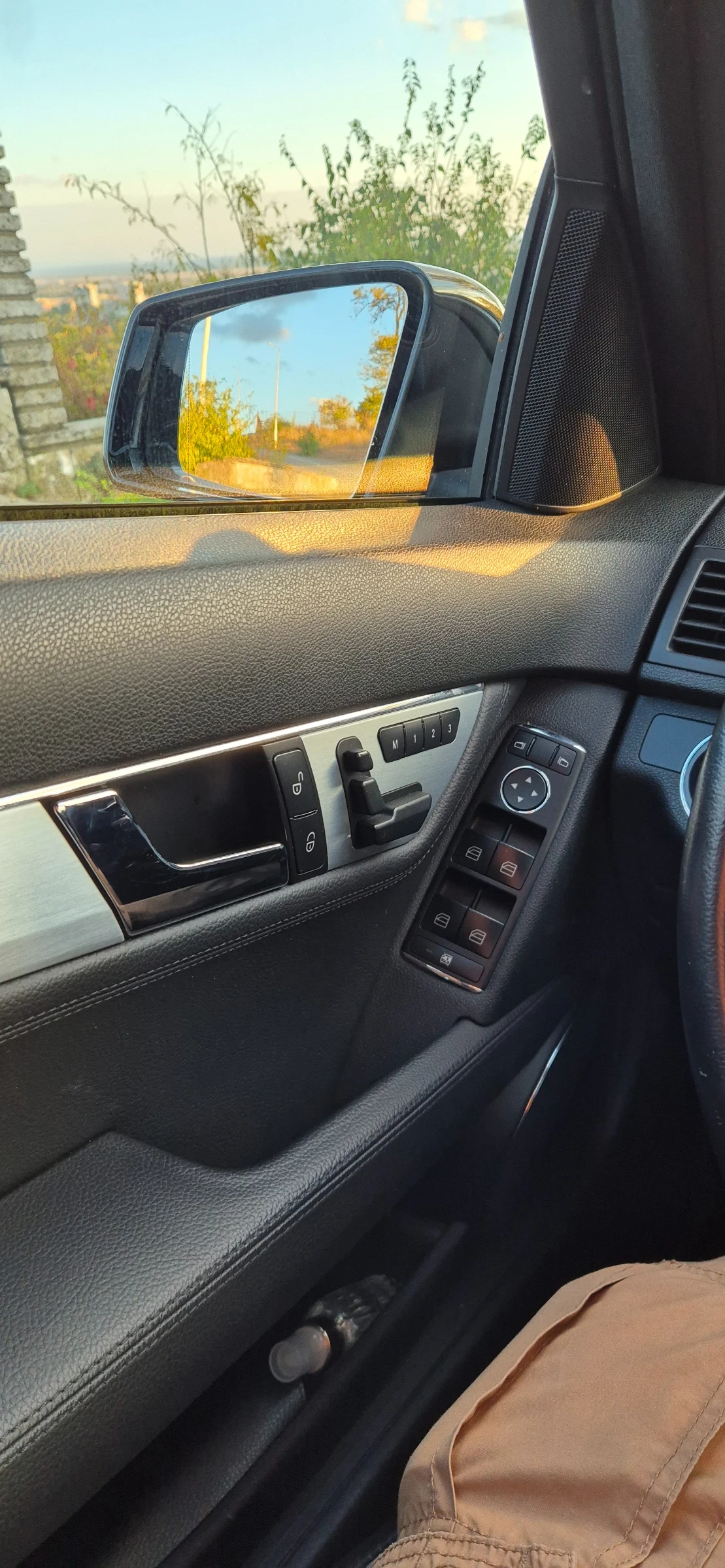 Mercedes-Benz C 320  - изображение 7
