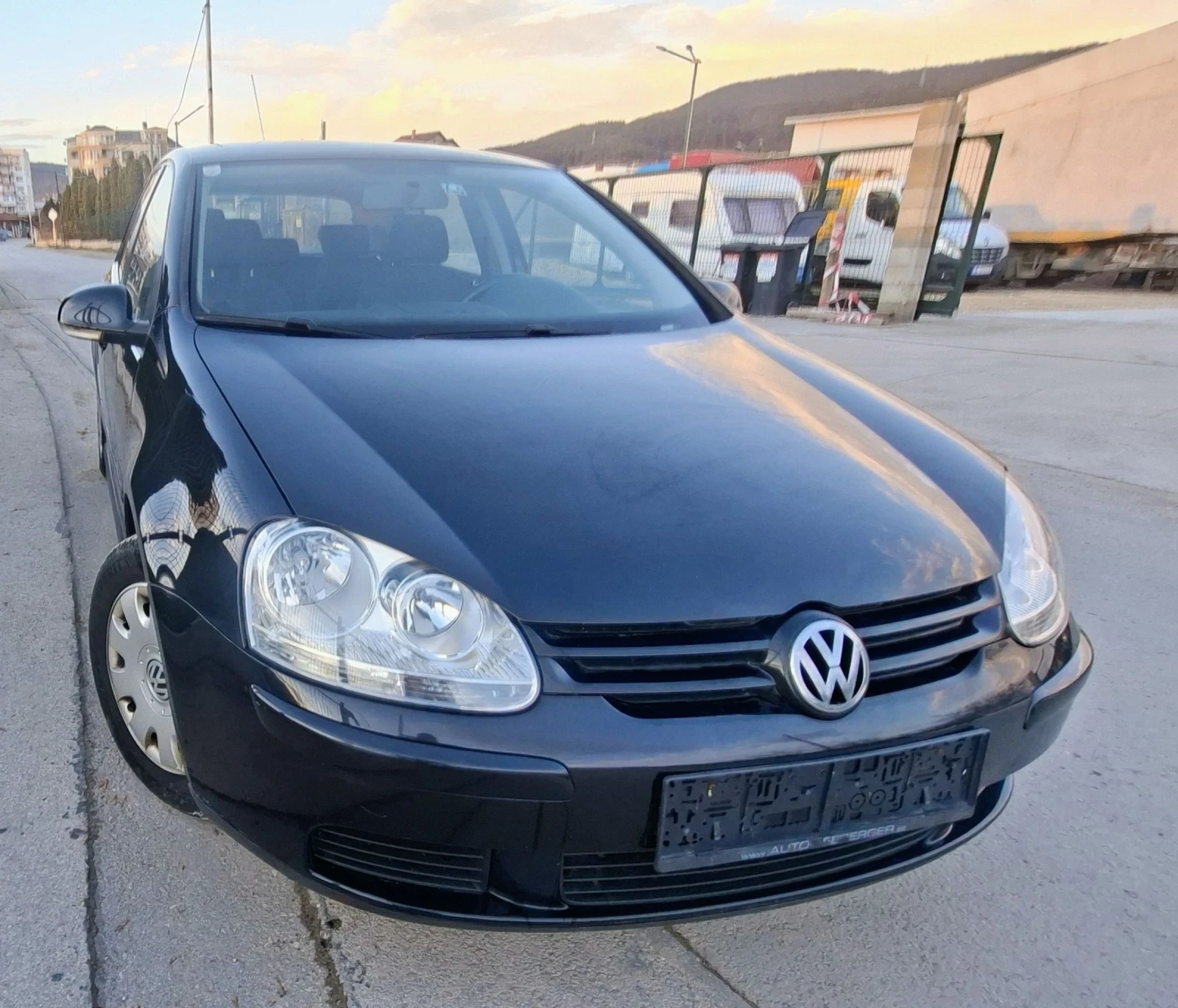 VW Golf 1.9TDI 90к.с. 2008г. - изображение 3