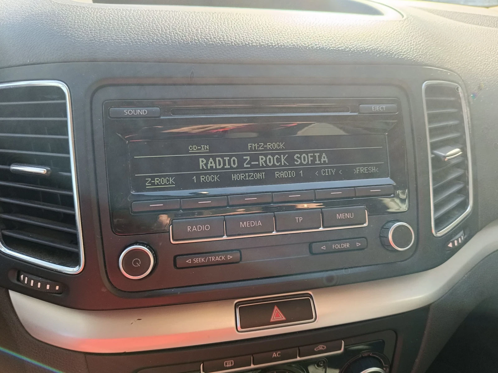 VW Sharan 4MOTION, снимка 11 - Автомобили и джипове - 53857491