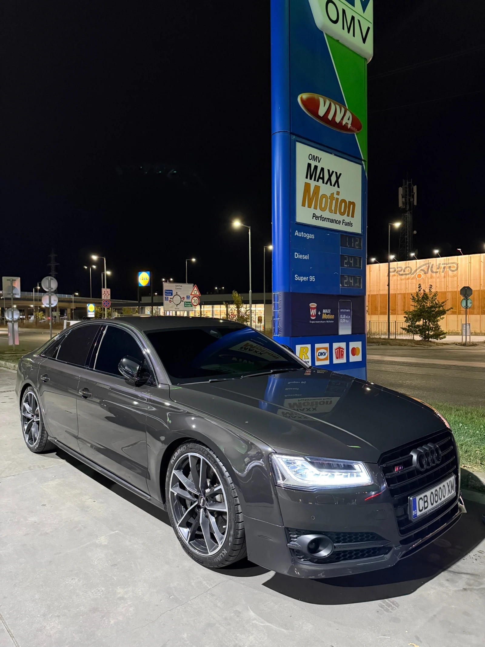 Audi S8