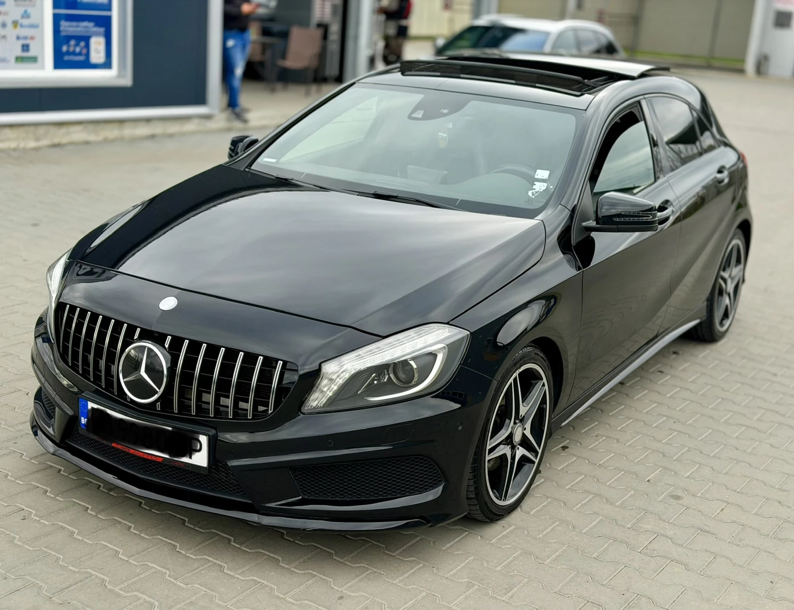 Mercedes-Benz A 200 AMG пакет, снимка 3 - Автомобили и джипове - 54188487