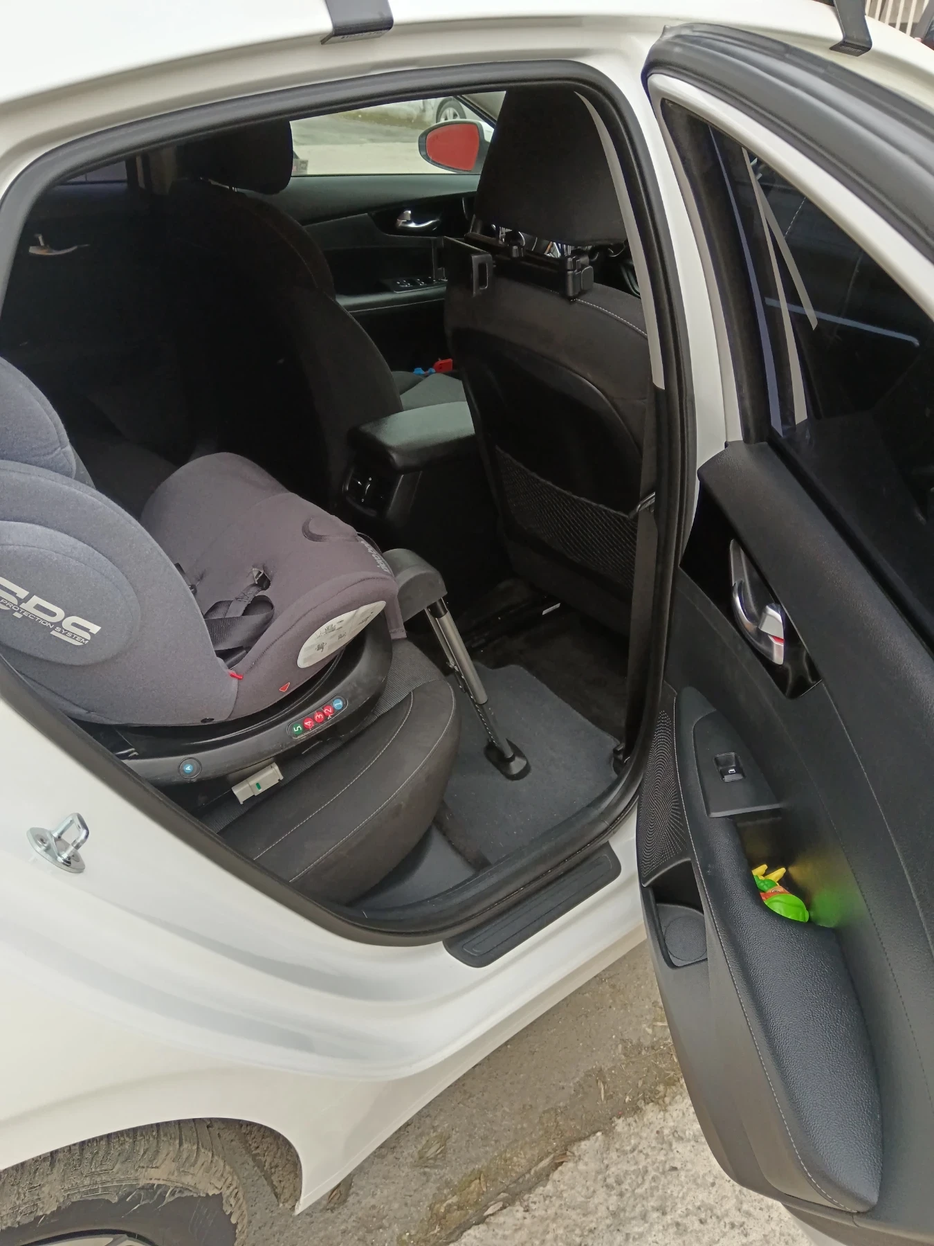 Kia Ceed FORTE 5 2.0 LPG, снимка 11 - Автомобили и джипове - 54452817
