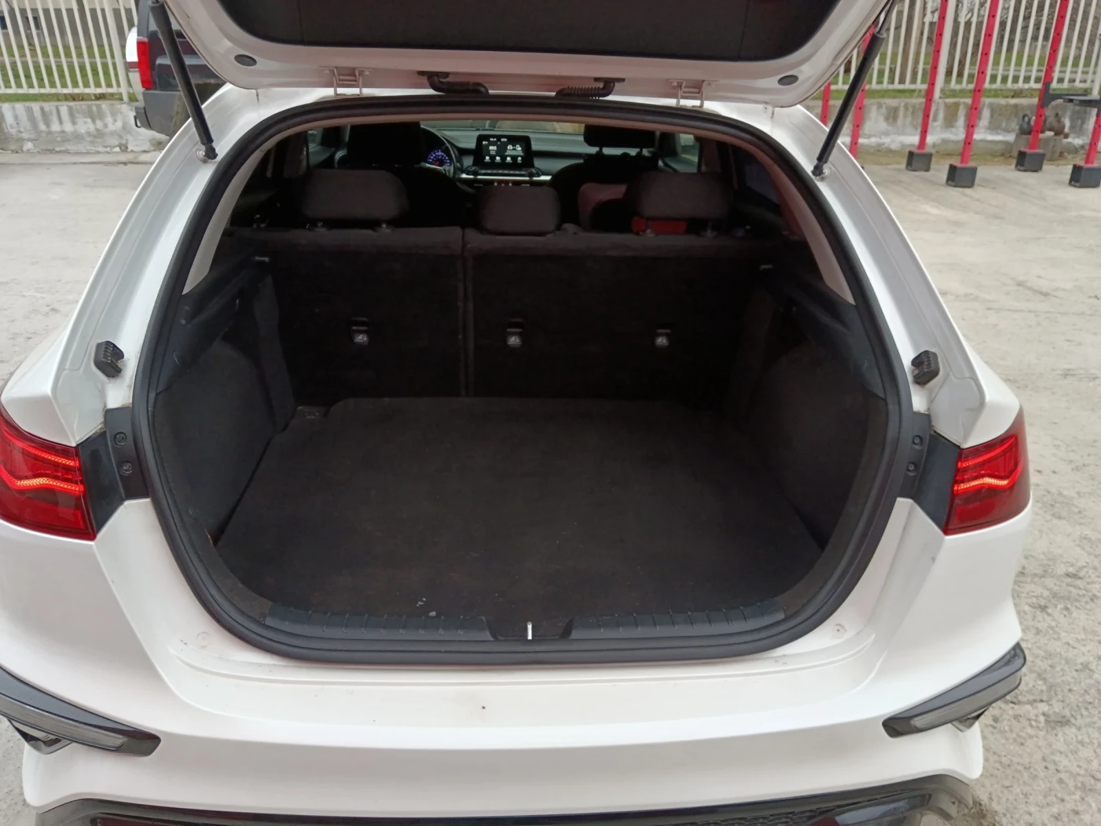 Kia Ceed FORTE 5 2.0 LPG, снимка 14 - Автомобили и джипове - 54452817