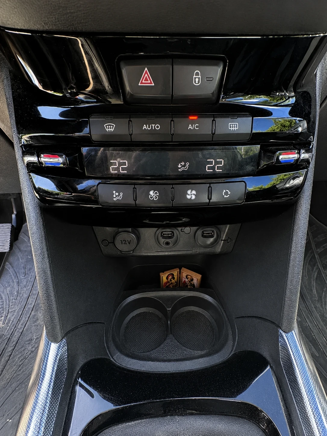 Peugeot 2008, снимка 12 - Автомобили и джипове - 54722969
