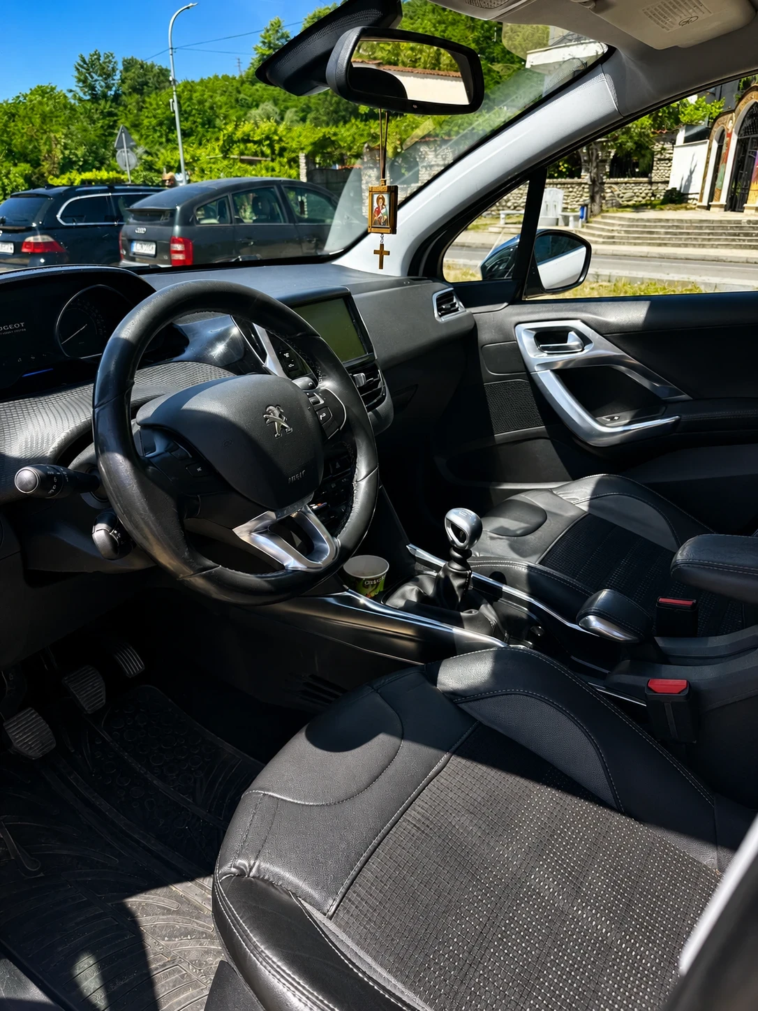 Peugeot 2008, снимка 13 - Автомобили и джипове - 54722969