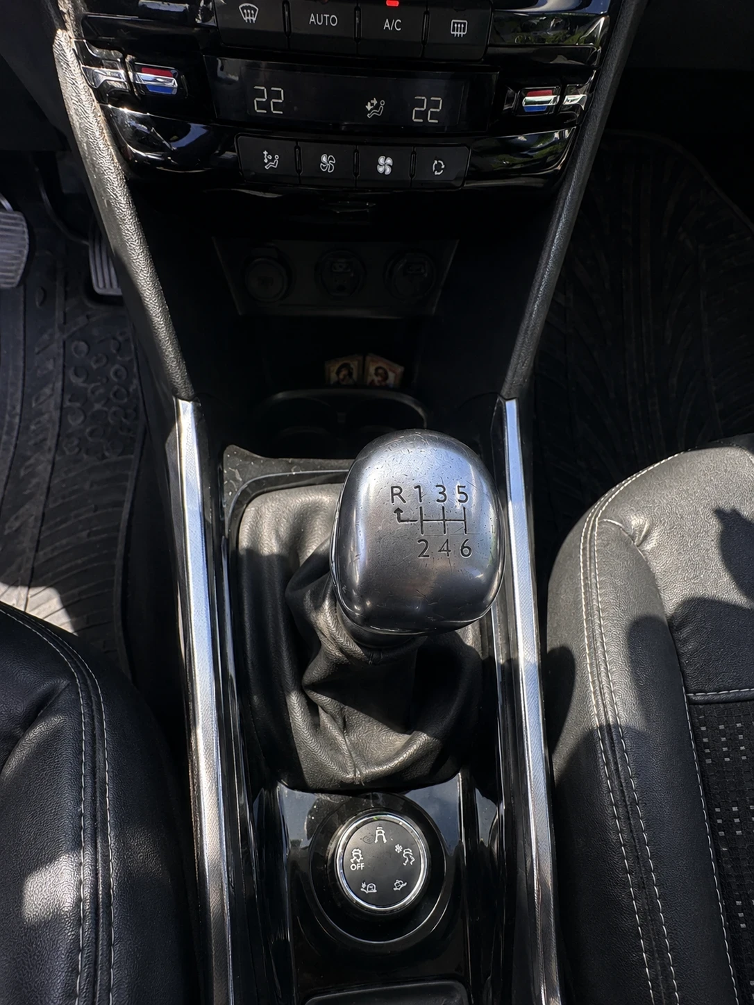 Peugeot 2008, снимка 11 - Автомобили и джипове - 54722969