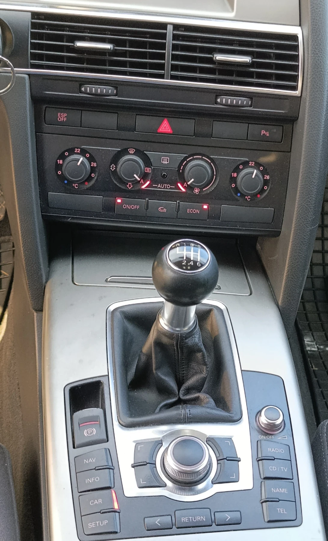 Audi A6 3.0TDI Quattro ръчка, снимка 11 - Автомобили и джипове - 54731500