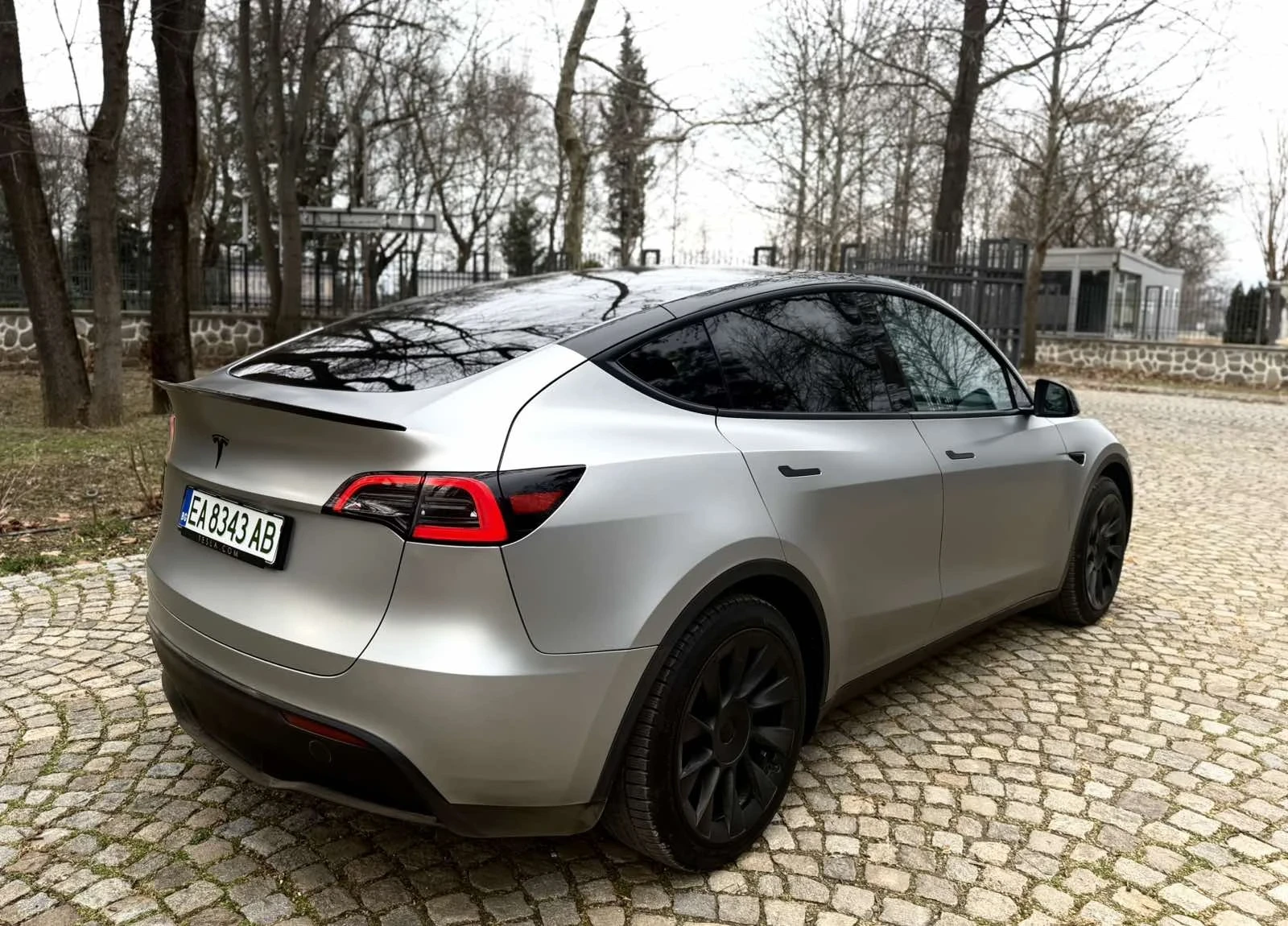 Tesla Model Y Dual Motor Long Range, снимка 4 - Автомобили и джипове - 54953667