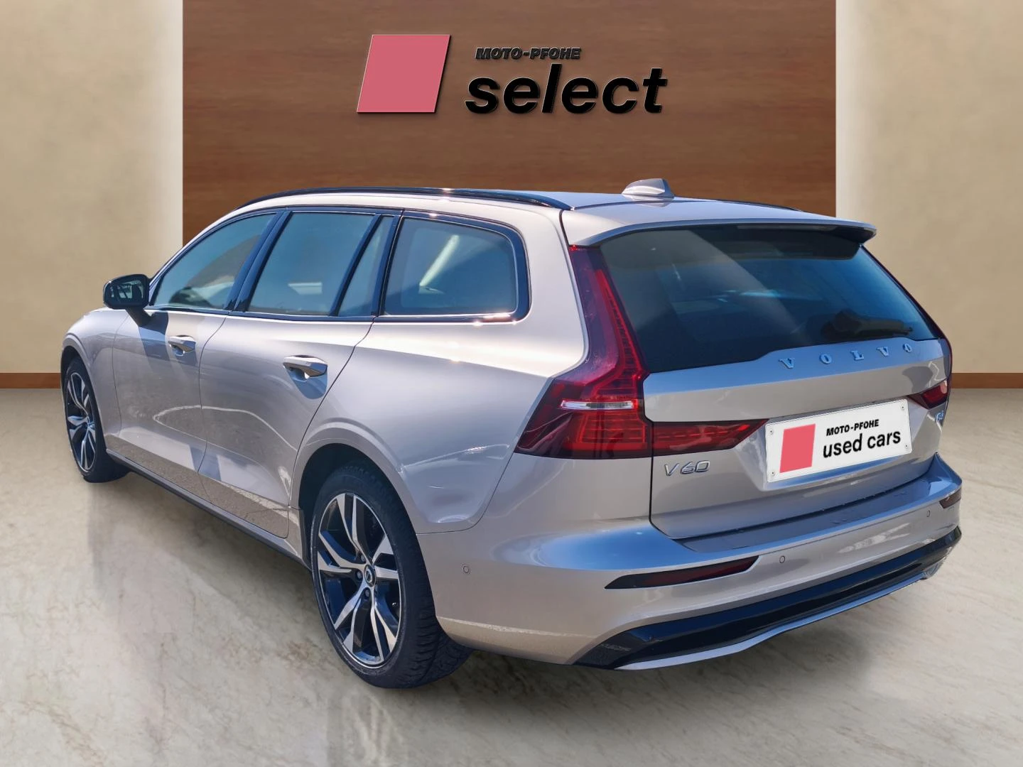 Volvo V60 2.0, снимка 2 - Автомобили и джипове - 55003917