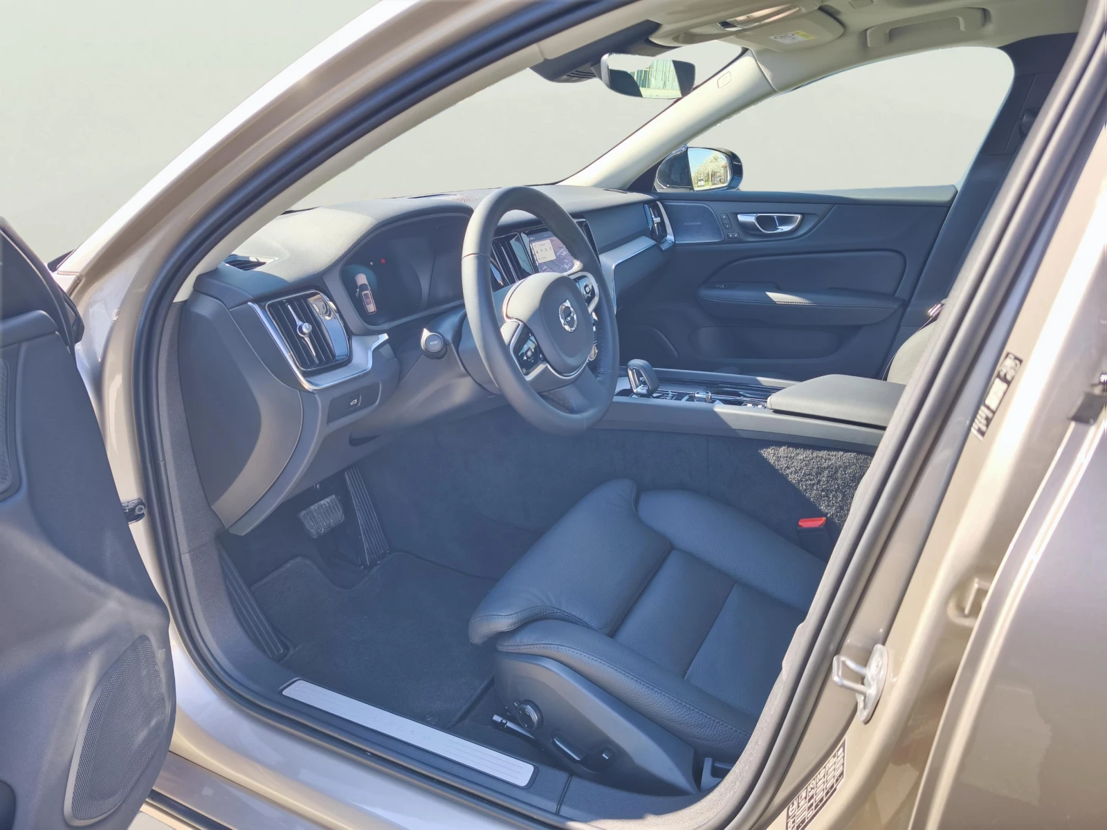 Volvo V60 2.0, снимка 7 - Автомобили и джипове - 55003917