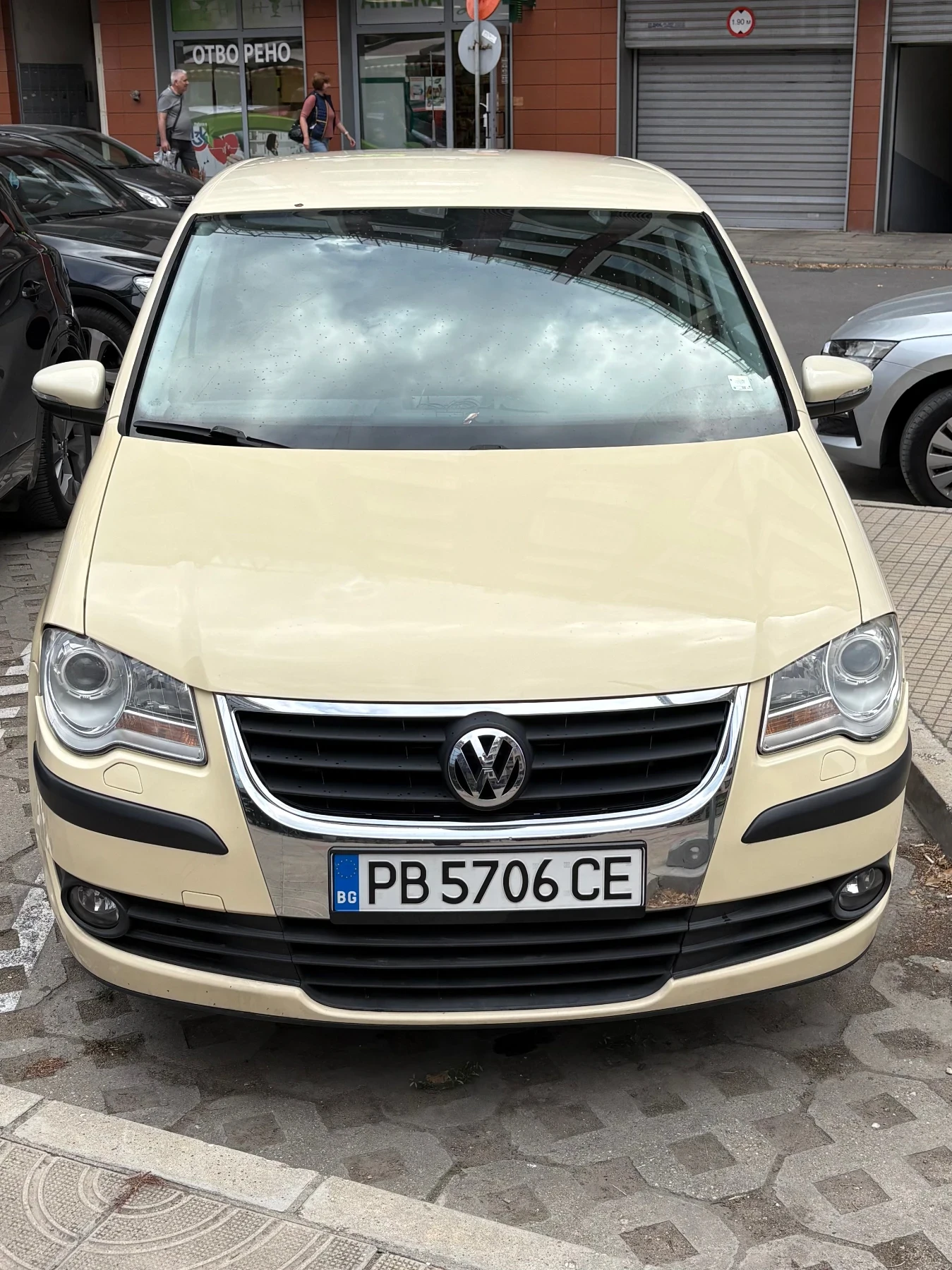 VW Touran 1.9 TDI 105 к.с DSG 6+ 1