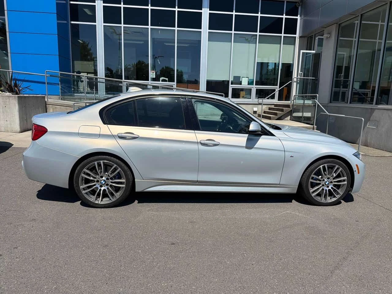 BMW 335 * 335i xDrive * CARFAX * ��� ������������ ������ | Mobile.bg � ����������� 3