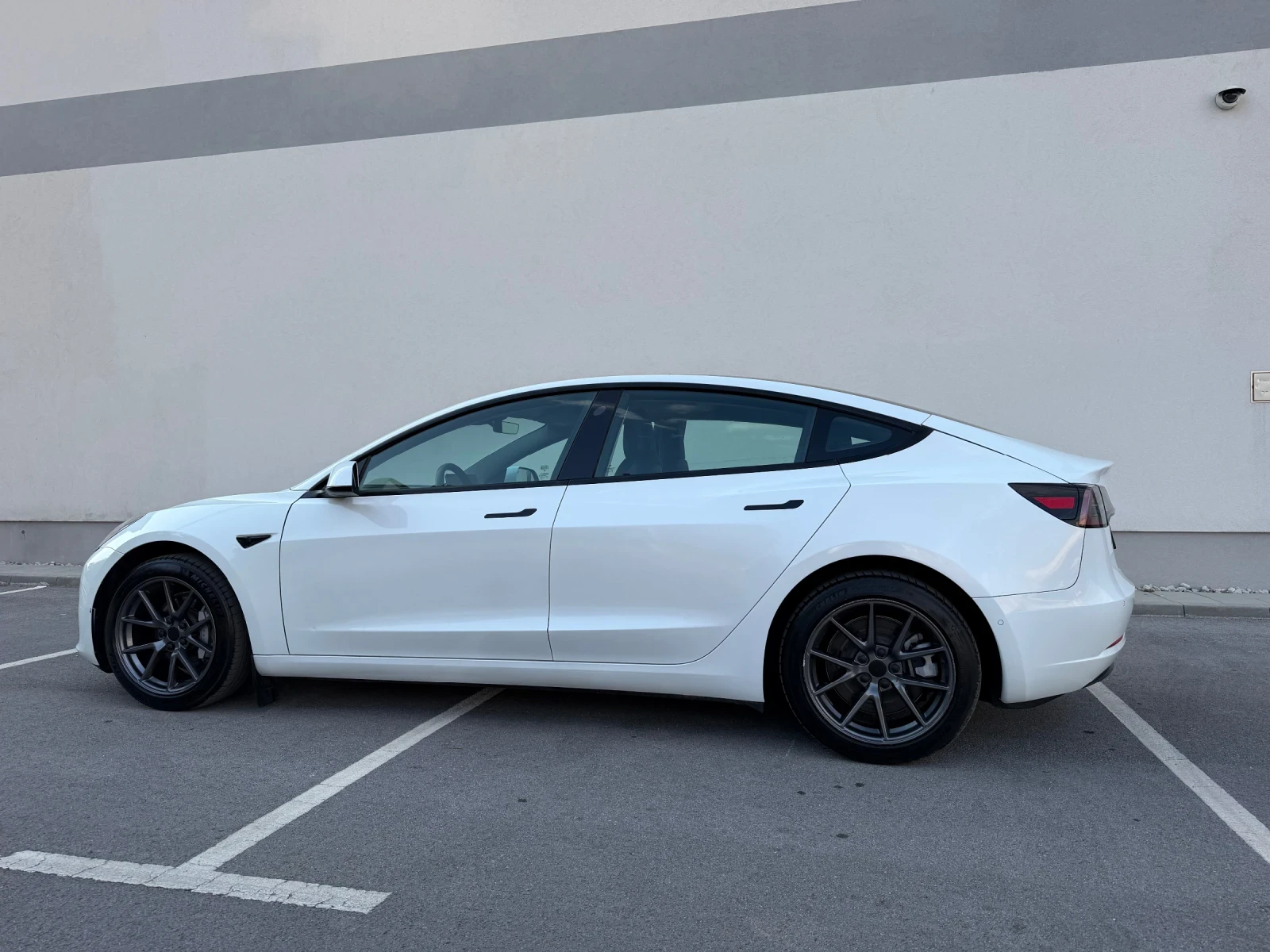 Tesla Model 3 Standart range / LFP, снимка 9 - Автомобили и джипове - 55566010