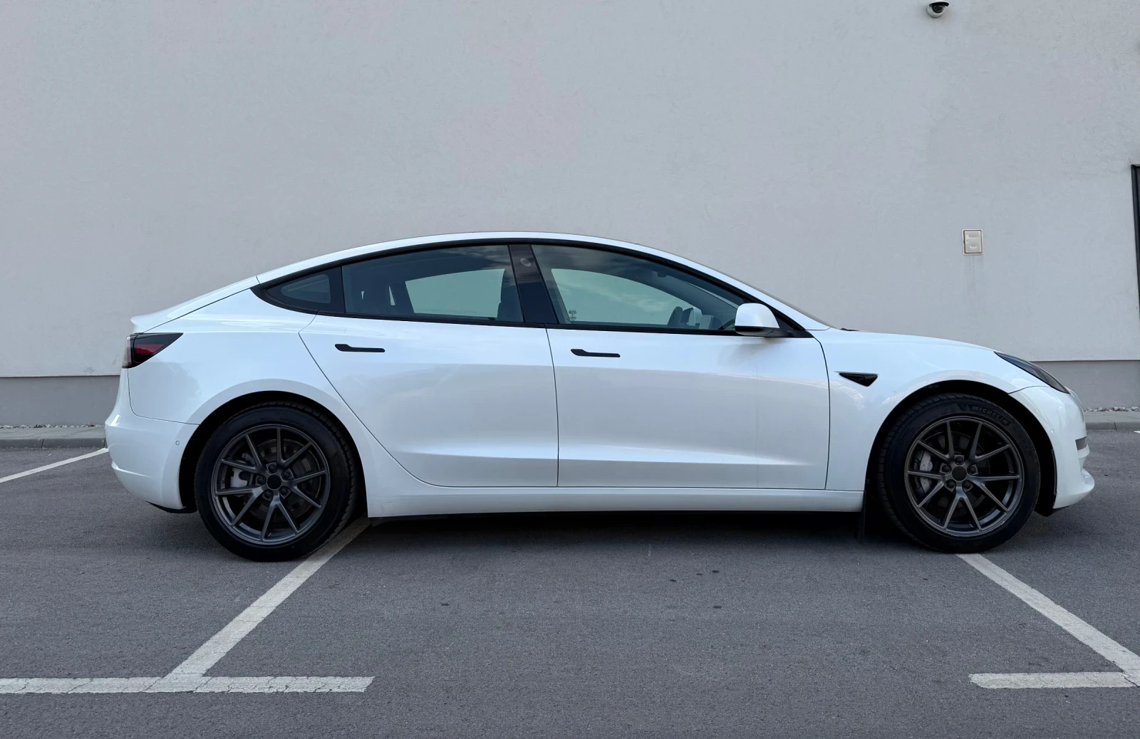 Tesla Model 3 RWD / LFP