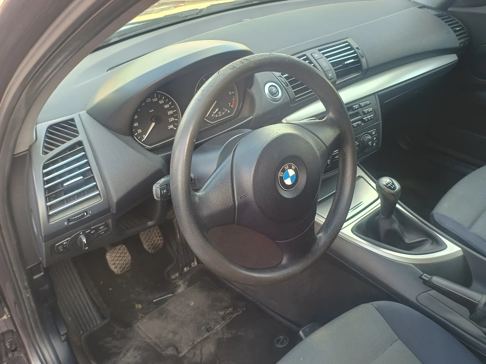 BMW 118 1.8 бензин , снимка 8 - Автомобили и джипове - 55604897
