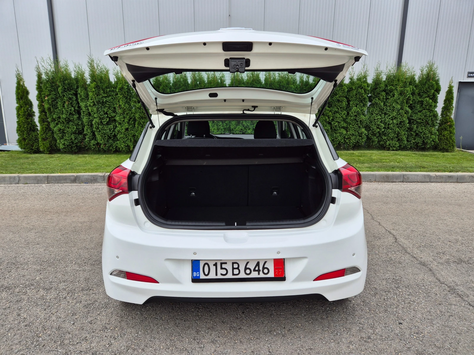Hyundai I20 1.4i Avtomat Швейцария , снимка 7 - Автомобили и джипове - 56232734