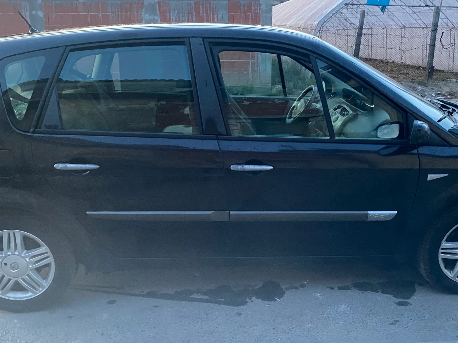Renault Scenic 1.9TDI, снимка 8 - Автомобили и джипове - 56609401