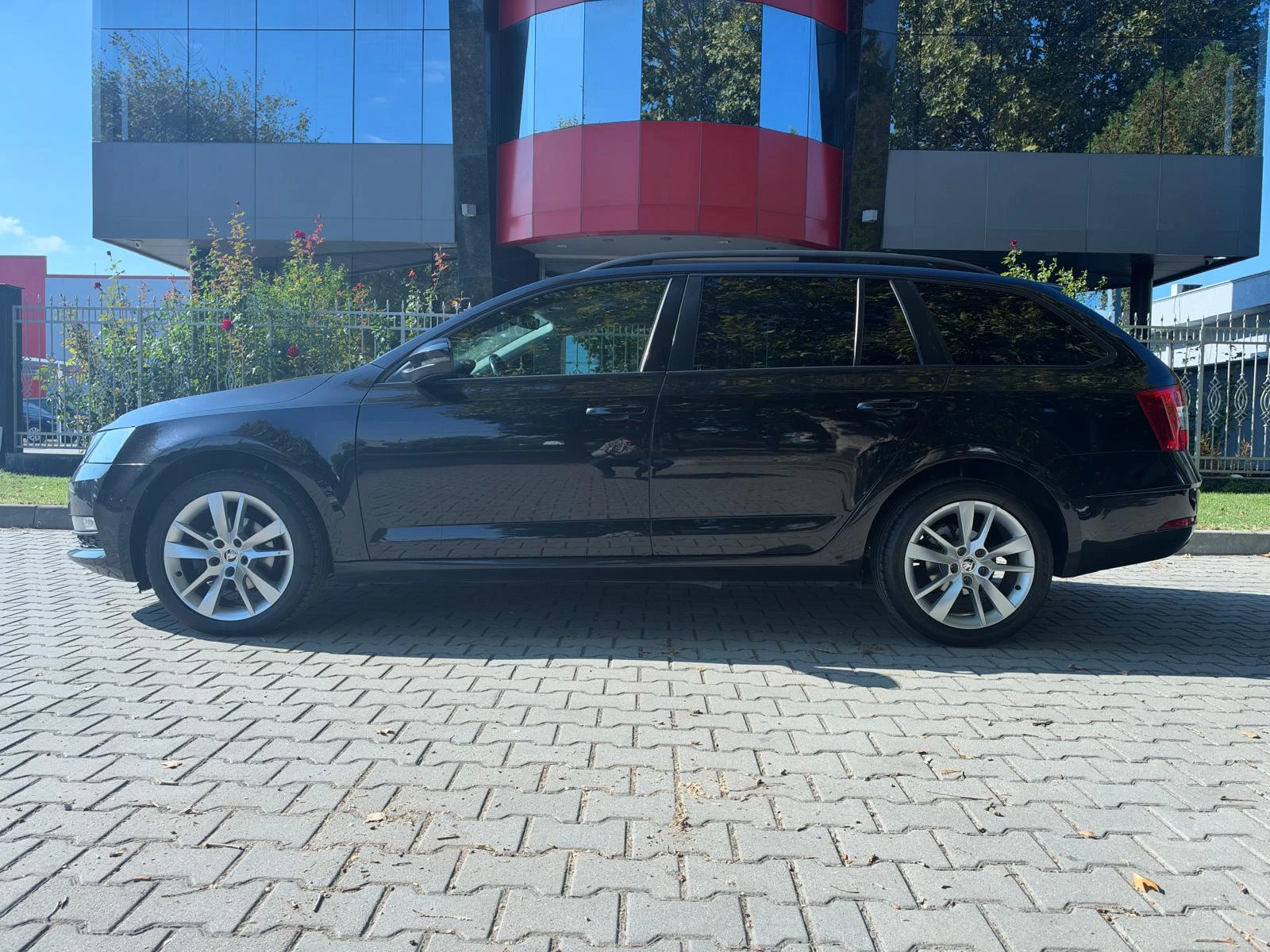Skoda Octavia 1.6tdi DSG* ACC* Navi* Park Assist*  | Mobile.bg � ����������� 3