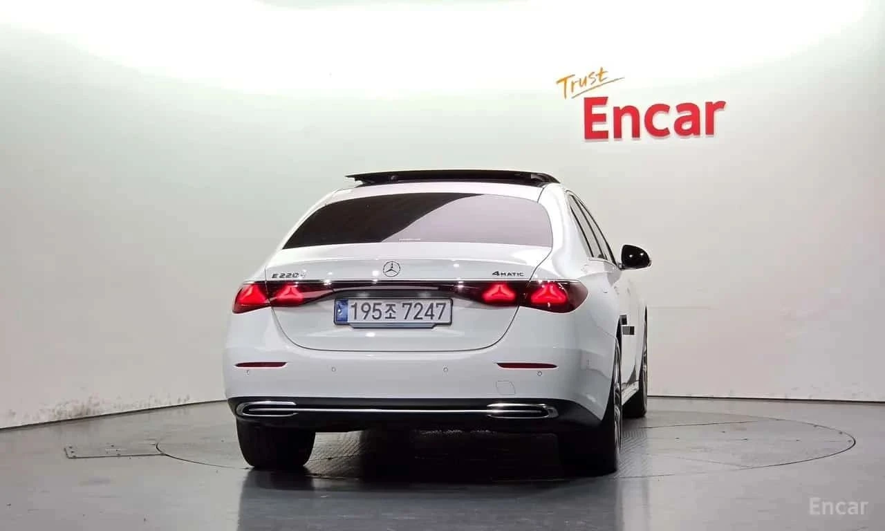 Mercedes-Benz E 220, снимка 4 - Автомобили и джипове - 56684766