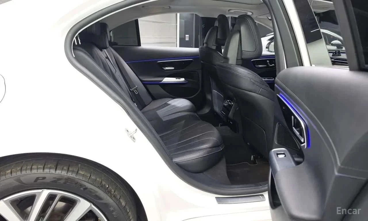 Mercedes-Benz E 220, снимка 12 - Автомобили и джипове - 56684766