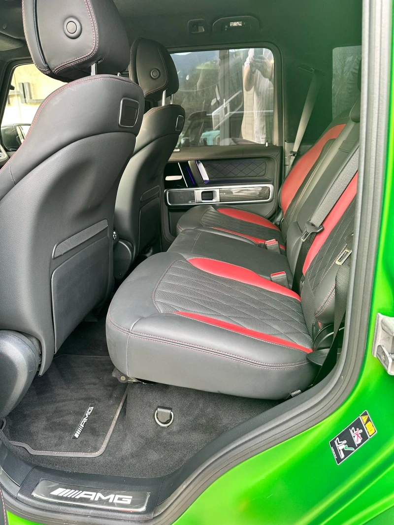 Mercedes-Benz G 63 AMG 4x4&#178;* Manufaktur* Carbon* Burmester* 36, снимка 13 - Автомобили и джипове - 49939422