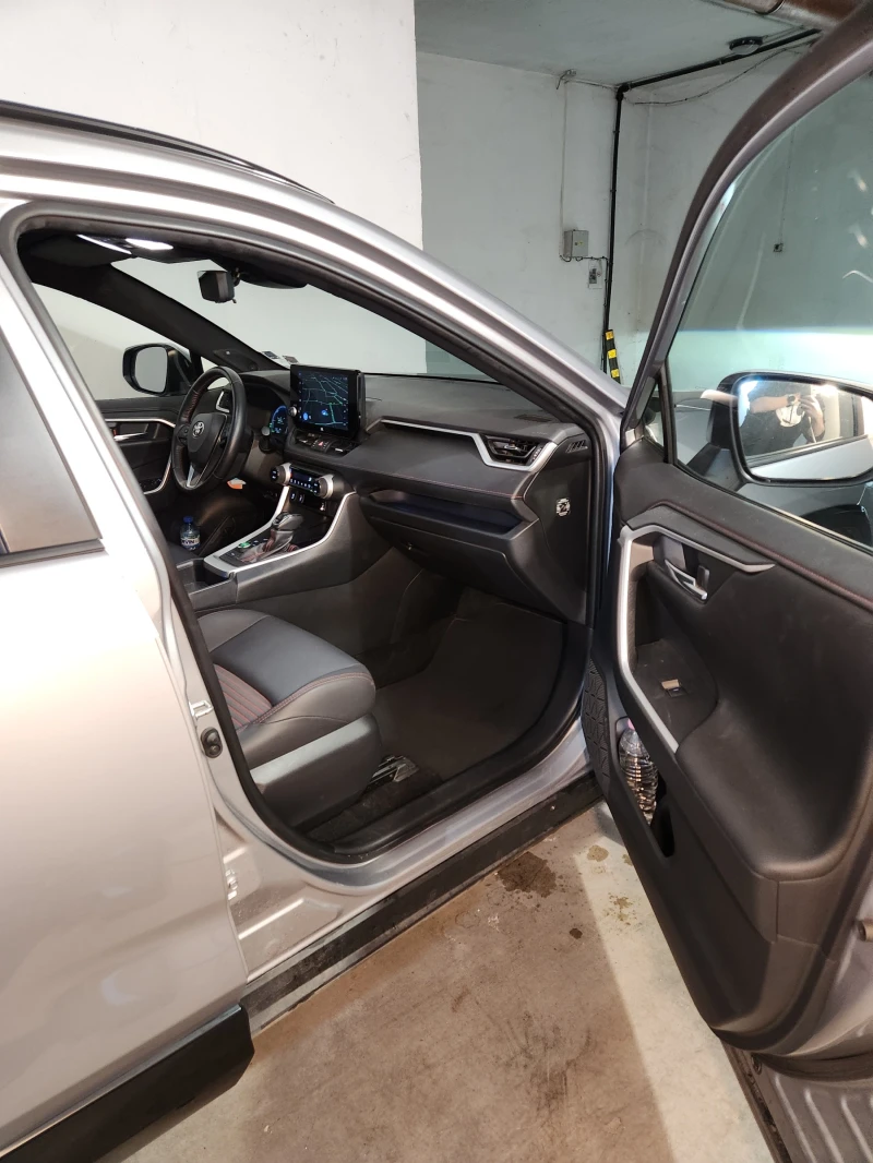 Toyota Rav4 PHEV, снимка 11 - Автомобили и джипове - 52472675