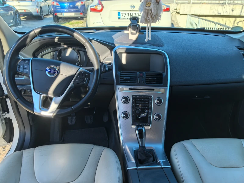 Volvo XC60 D3, снимка 13 - Автомобили и джипове - 52817811