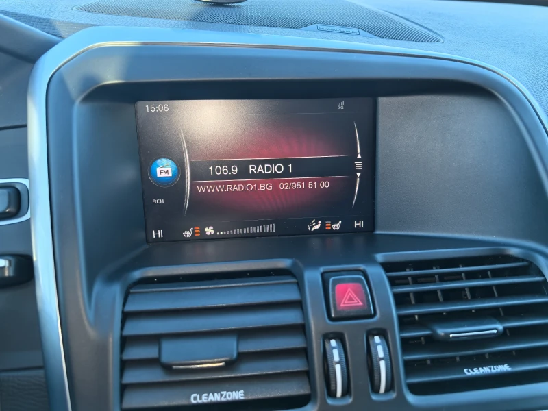 Volvo XC60 D3, снимка 16 - Автомобили и джипове - 52817811