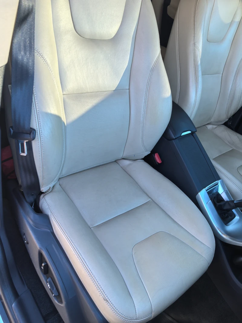 Volvo XC60 D3, снимка 9 - Автомобили и джипове - 52817811