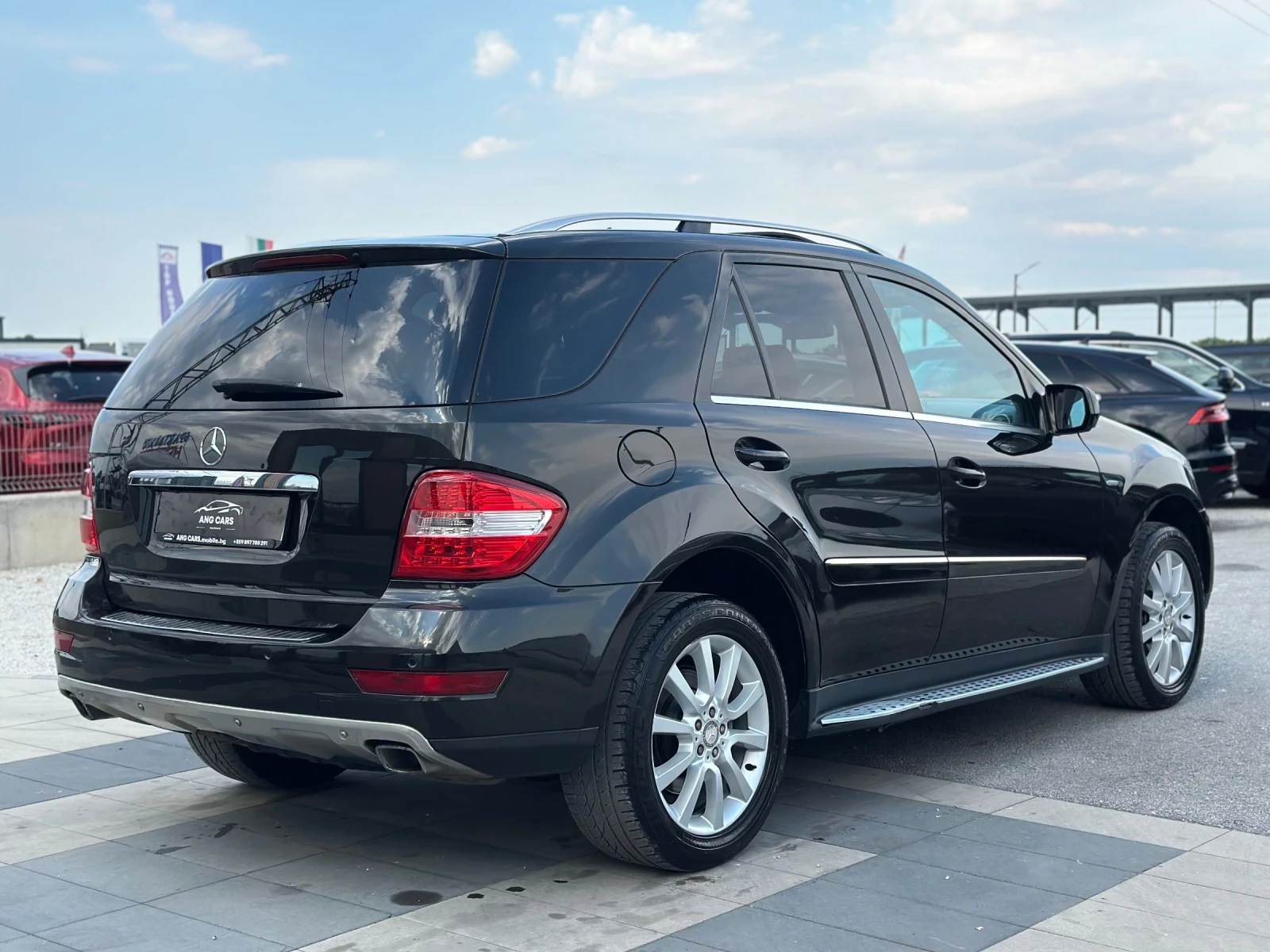Mercedes-Benz ML 300 * Facelift* 3xTV* СЕРВИЗНА ИСТОРИЯ* ГАРАНЦИЯ*  - изображение 5