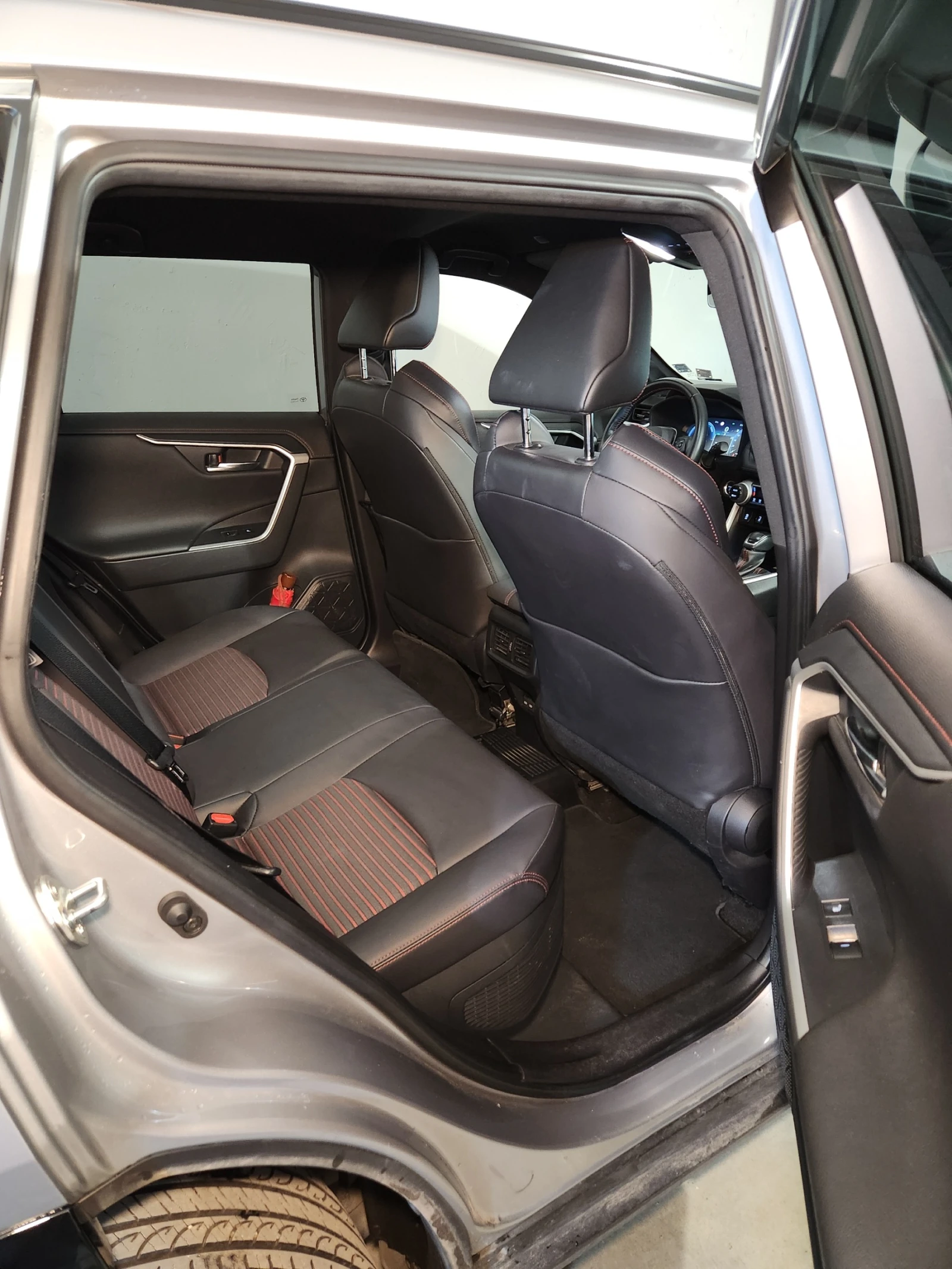 Toyota Rav4 PHEV | Mobile.bg � ����������� 12
