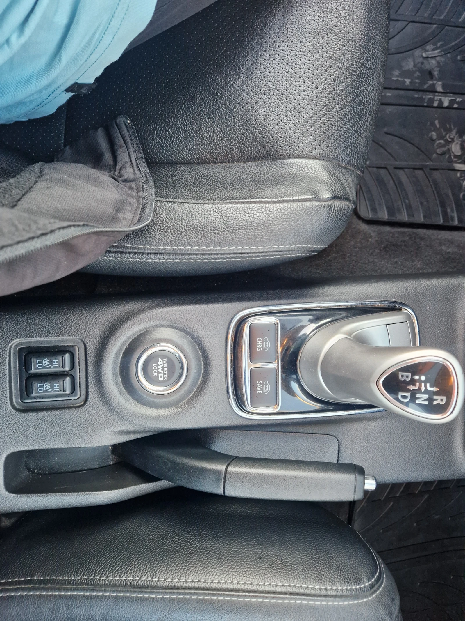 Mitsubishi Outlander 2.0 benzin-PLUG-IN HYBRID, NOV VNOS ITALIA KATO NO - изображение 4